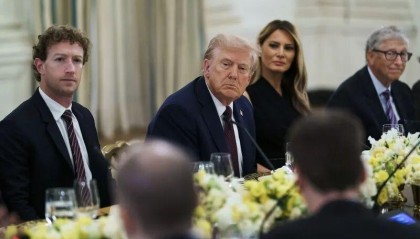 饭桌上“强收份子钱”，特朗普办了一场“鸿门宴” | 京酿馆